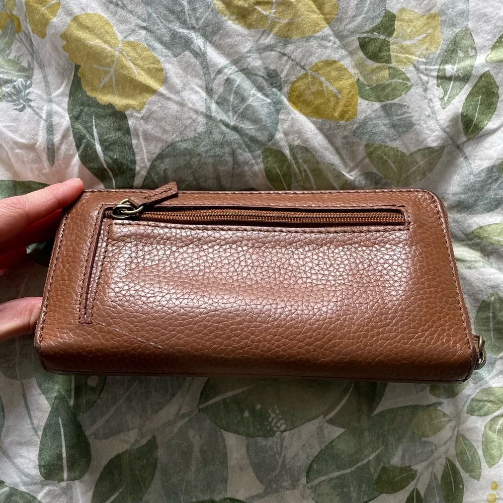 Fossil Zipper Wallet - Picture 3 of 6
